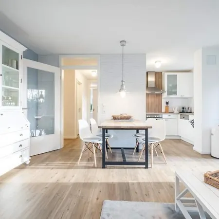 Appartement Strandgefluester, App 1 *